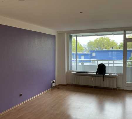 Modernisierte Wohnung mit 3 Zimmern und 2 Balkonen in Monheim am Rhein