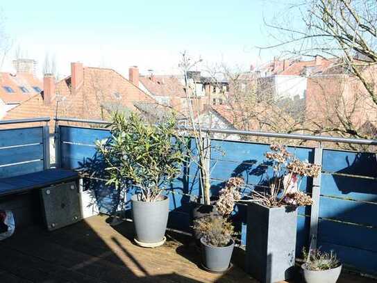 Sonnige Dachgeschosswohnung im Altbau mit Pfiff in der Nähe des Lindener Marktplatzes