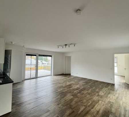 Großzügige Wohnung mit Dachterrasse und 2 Bäder!