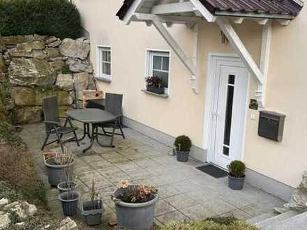 Schöne helle 2-Zimmer-Wohnung in Dorfweil mit eigener Terrasse