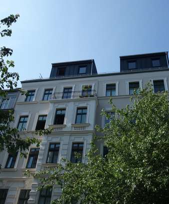 Mondäne Dachgeschosswohnung mit Blick über das schöne Winsviertel