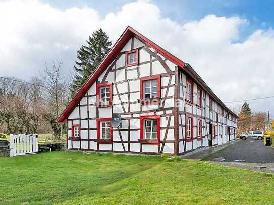 PHI AACHEN - Idyllisches Fachwerkensemble! Drei stilvolle Wohnungen in saniertem Fachwerkhaus in Mon