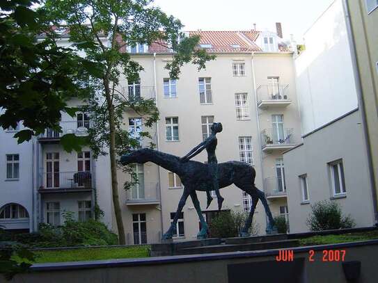 Helles, möbliertes Apartment mit Einbauküche und Balkon