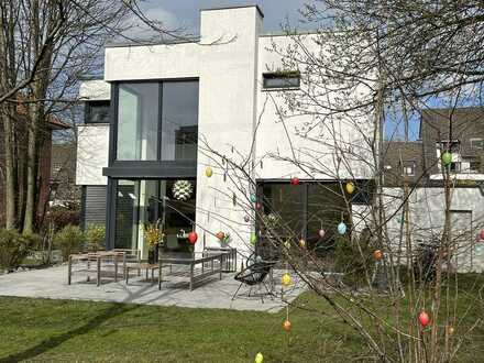 Provisionsfrei! Repräsentative Bauhaus-Villa mit großem Südgrundstück - einziehen und wohlfühlen