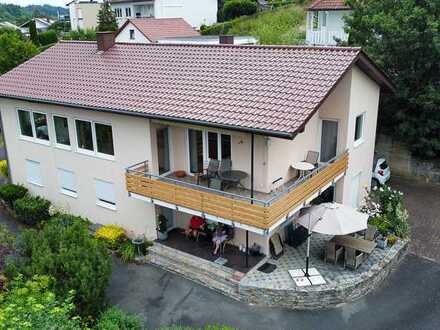 Billigheim - Zweifamilienhaus in fantastischer Ortsrandlage