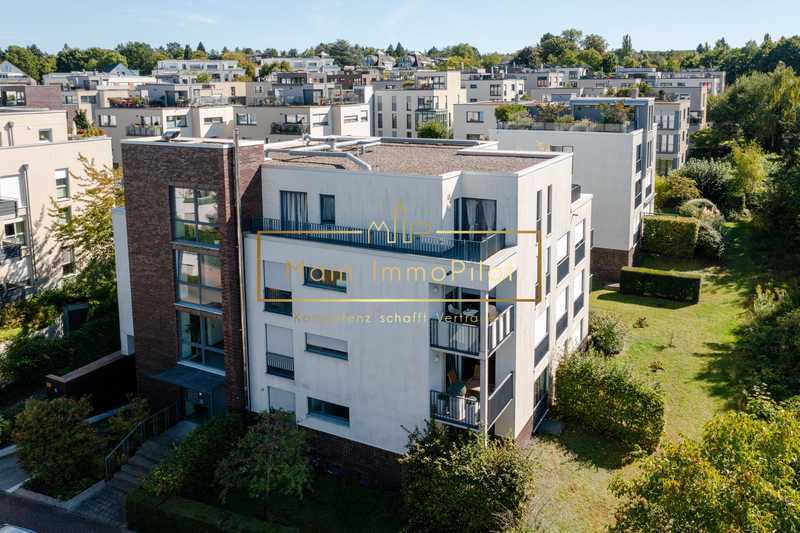 Reserviert! Lichtdurchflutetes Penthouse mit Skyline-Panorama und einem herrlichen Blick ins Grüne