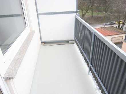 5. OG mit Lift, Südbalkon, 3 Zimmer, sofort Bezug möglich---ohne Provision