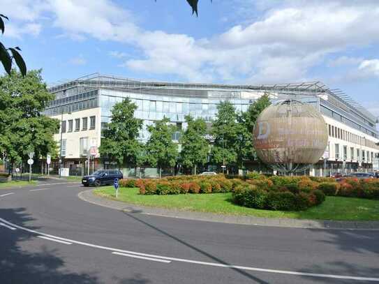 **Gesundheitshaus, unmittelbar an der Medienkugel am Kreisel in Wiesdorf**