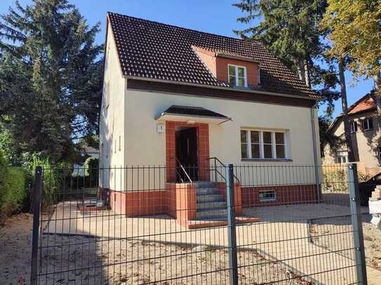 Hübsches und helles Siedlungshaus nahe Stadtgrenze Zehlendorf