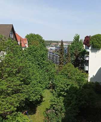 S-Killesberg: 4. OG, 3 Zi., ca. 127 qm, hochwertig saniert, Aufzug, S-W-Balkon, Hobbyraum, TG, EBK