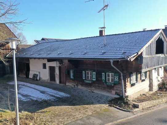 Denkmalgeschütztes Bauernhaus mit Scheune u.v.m in Konzell (OT Gossersdorf)