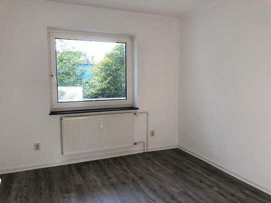 *Helle 3,5-Zimmerwohnung mit Balkon im 3.OG*