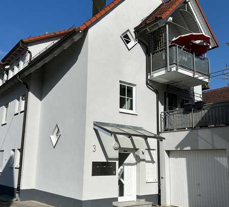 Schöne 3-Zimmer-Wohnung mit großer Terrasse und Einbauküche im Ortskern von Rottenburg - Oberndorf