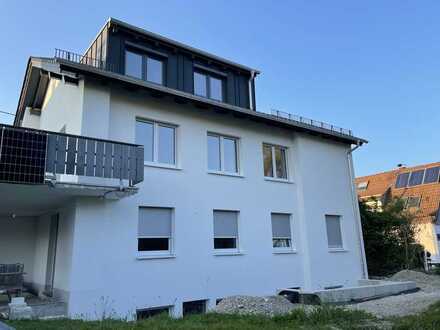 Sonnige 4-Zi.-Wohnung - großer Balkon, Einbauküche - Erstbezug nach Kernsanierung