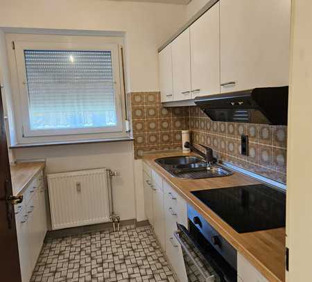 RESERVIERT !!! Neu renovierte 2 Zimmerwohnung + 2 Balkone+TG Stellplatz !!