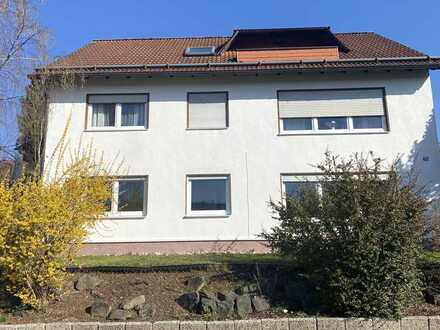 Geräumiges Zweifamilienhaus mit Einliegerwohnung in gefragter Ortslage