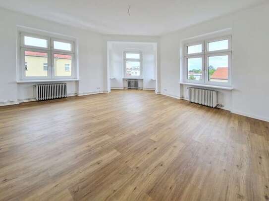 *Viel Platz zum Entfalten* Riesige 2,5-Zimmer-Altbau-Wohnung in Reinickendorf