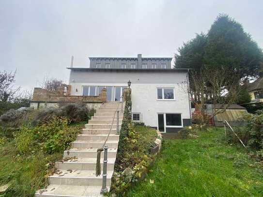 Boardinghouse / viele Zimmer / 3 Bäder / Küche / Terrasse mit Blick ins Grüne.