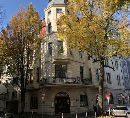 Traumhafte Wohnung im Kaiserviertel mit drei Balkonen und Parkett !!
