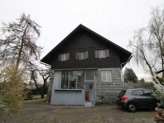 Passau-Neustift-Zentrum: 3.435 m² Grundstück bebaut mit Wohnhaus, Bj. 1946