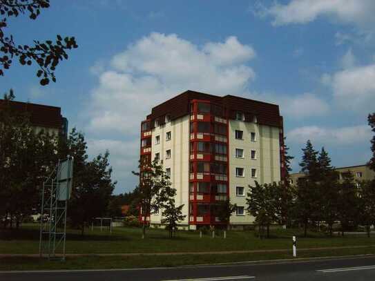 1 Raum-Wohnung mit verglastem Balkon und Aufzug