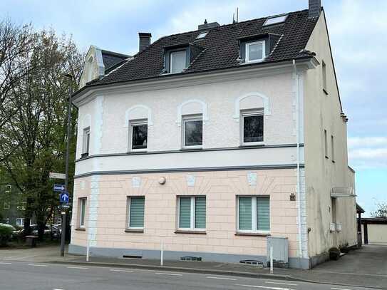 ++ DG-WOHNUNG MIT TERRASSE UND WEITBLICK + 2 GARAGEN ++