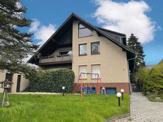 Großes Zweifamilienhaus mit Doppelgarage, Wellnesstrakt und Weitblick in Bad Oeynhausen!