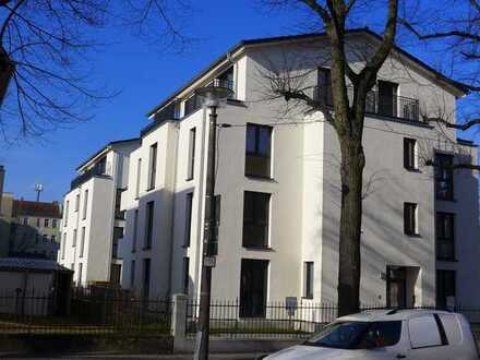 2 vermietete Zimmer mit Terrasse und eigenem Garten - Stellplatz möglich