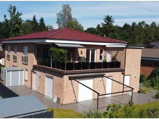 Penthouse mit luxuriöser Ausstattung und großzügiger Dachterrasse in Halstenbek