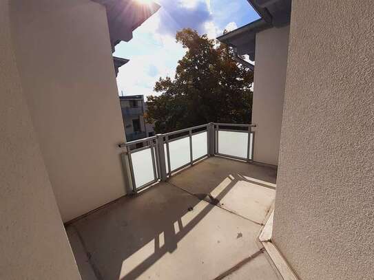 Gemütlich Wohnung mit Dachterrasse I Offene Wohnküche mit neuer Einbauküche I Tageslichtbad