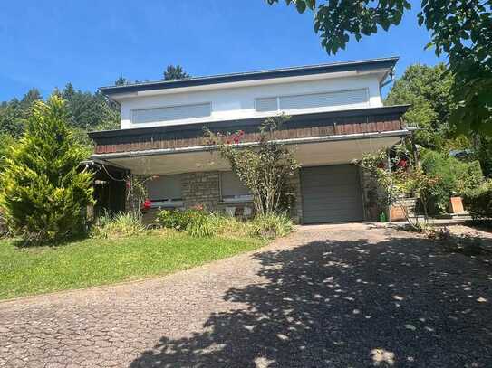 Top-Gelegenheit! Einfamilienhaus mit ELW und traumhaften Blick in Bad Sobernheim zu verkaufen.