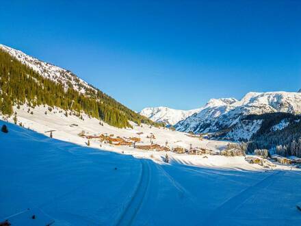 Refuge of Exclusivity: The Magnificent Chalets of Lech am Arlberg