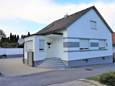 HAUS KOMPLETT SANIERT UND MÖBLIERT*EINZIEHEN UND WOHLFÜHLEN*