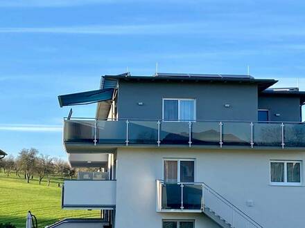 Neuwertige 2-Raum-Penthouse-Wohnung mit Balkon und Einbauküche in Waldneukirchen