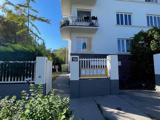 Dachgeschoss-Wohnung mit Loft-Charakter, Südbalkon, Kahlenberg Ausblick