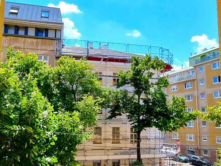 HELLE WOHNUNG MIT PARKPLATZ IN ZENTRALER LAGE