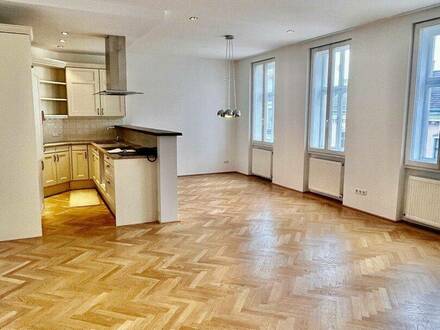 GROSSZÜGIGE ALTBAUWOHNUNG AM AUMANNPLATZ ** TOLLE RAUMAUFTEILUNG ** 12 QM BALKON