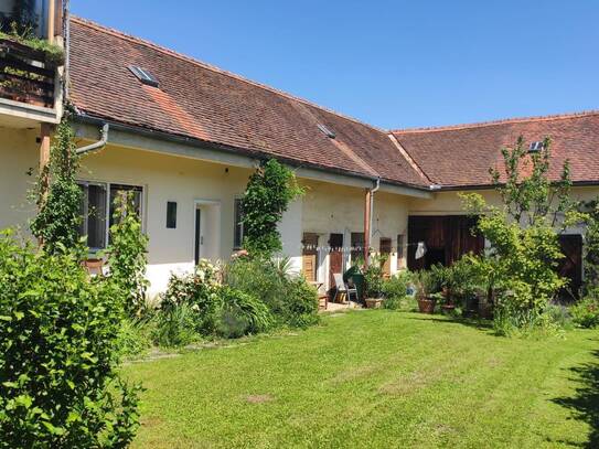 Wohn und Geschäftshaus schöne Wohnung, viel Platz für diverse Nutzungen