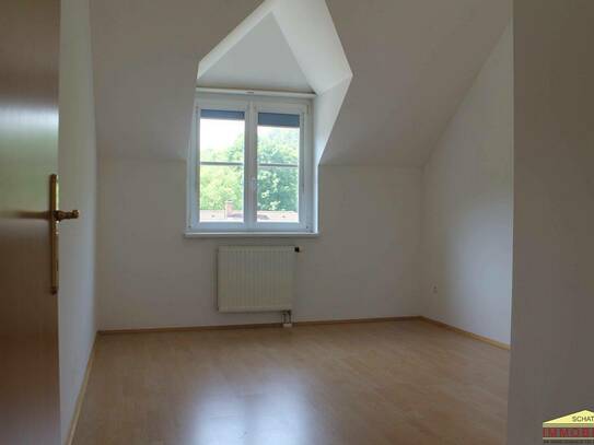 Helle schöne Dachgeschoßwohnung, 71m² - 3 Zimmer