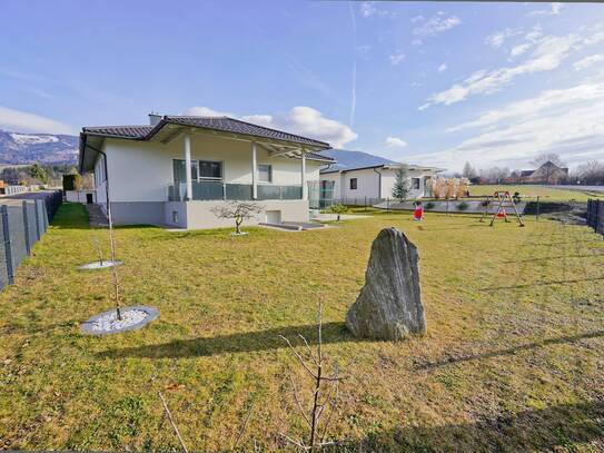 Neuwertiger Bungalow in sonnig ländlicher Lage mit schönem Grundstück Nähe Wolfsberg