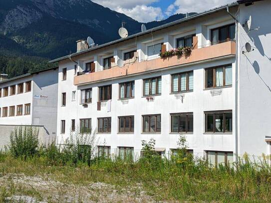 Ideal für Anleger geeignet!! Gewerbeobjekt mit 5 Garconnieren und eine 2 Zimmerwohnung in Innsbruck zu erwerben.