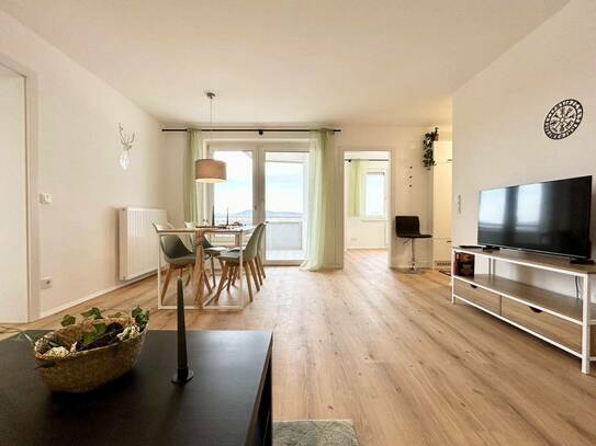 Generalsanierte 3 Zimmer Wohnung mit Balkon und traumhaftem Fernblick in Traun