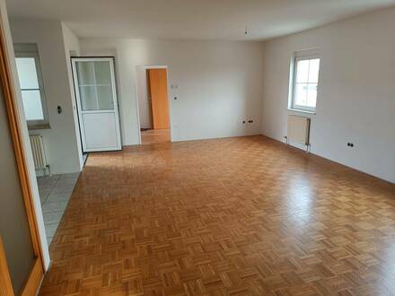 NEUBAU: Wohnung mit Balkon Top Lage