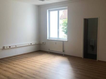 Büro / Praxis / Geschäftslokal in Braunau Provisionsfrei zu vermieten