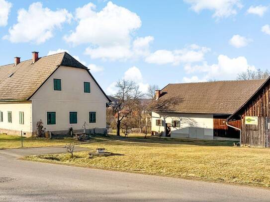 Wohnhaus & Nebengebäude auf rund 6.000 m² Bauland. - Wald und Freiland inkl. - Großes Potential.