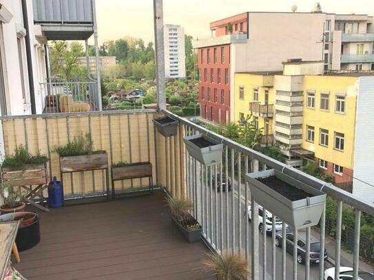 Sehr gut aufgeteilte Stadtwohnung mit großem Balkon