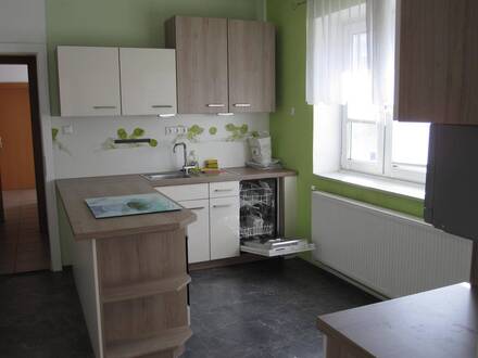 Rd. 80 m² Wohnung (OG) in 3371 Neumarkt/Ybbs direkt im Ort 690 EUR inkl. Betriebskosten