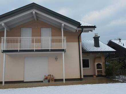 Neuwertiges Einfamilienhaus am See zur Miete