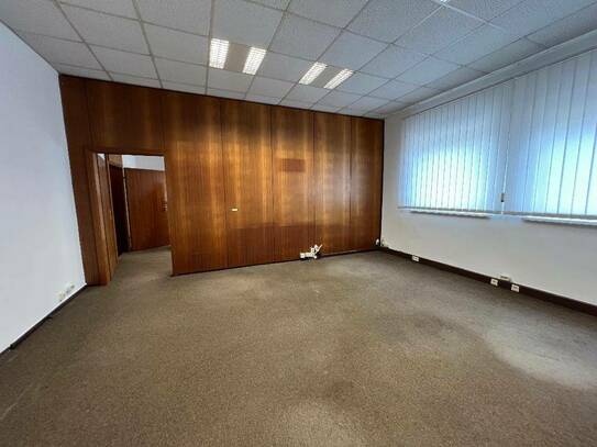 Büro und Lager Nähe Franzosenhausweg