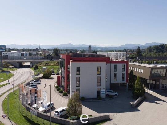 Hochwertiges Erdgeschoss- und 1.OG Büro in Frequenzlage direkt an der Autobahnabfahrt Vorchdorf!